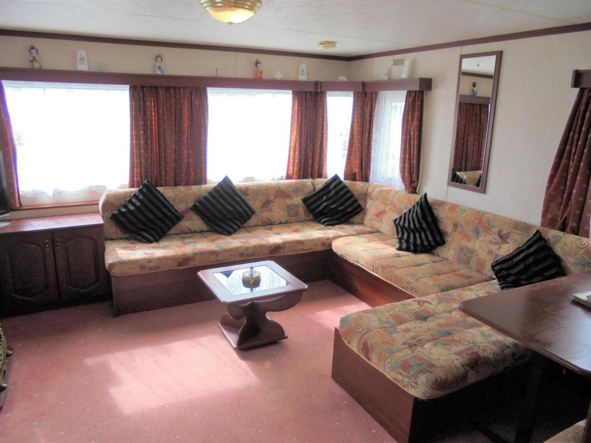 Apartment Seaways : The Westmorland Sw:- 6 Berth, Enclosed Veranda