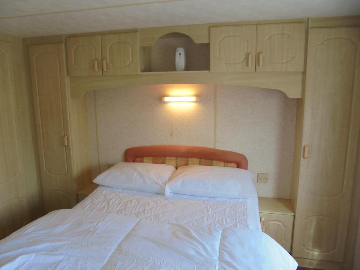 Apartment Seaways : The Westmorland Sw:- 6 Berth, Enclosed Veranda