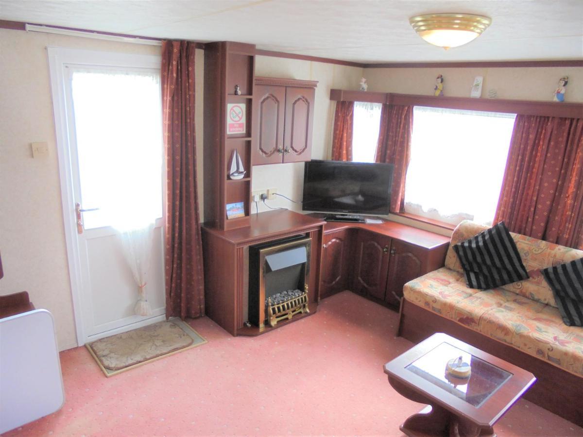 Seaways : The Westmorland Sw:- 6 Berth, Enclosed Veranda Apartment *