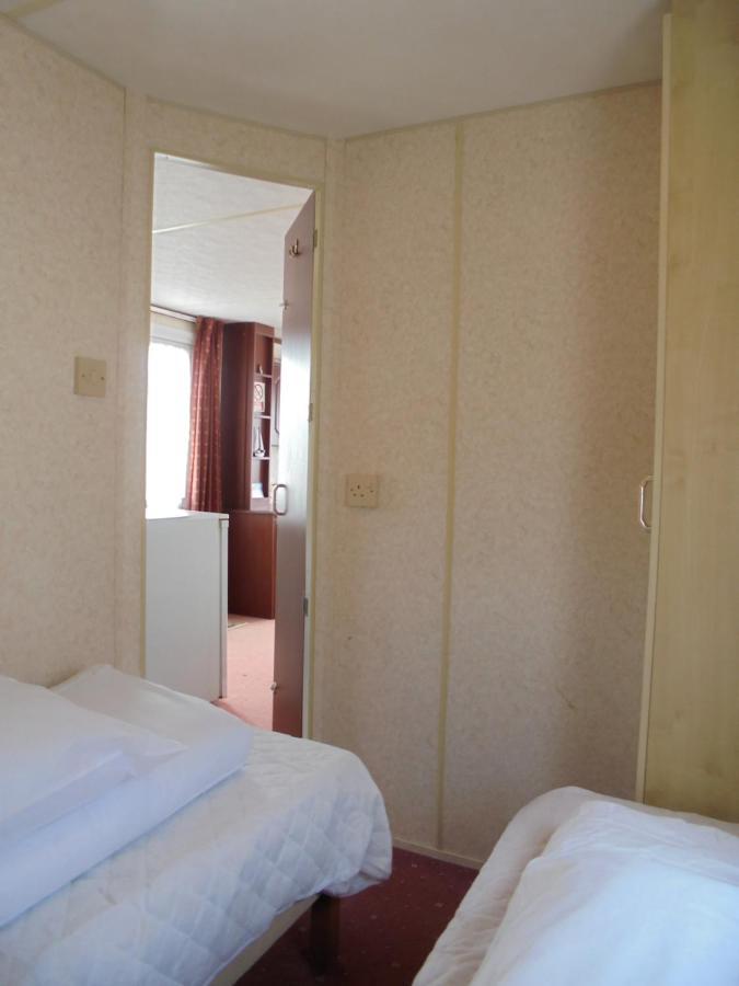 Apartment Seaways : The Westmorland Sw:- 6 Berth, Enclosed Veranda